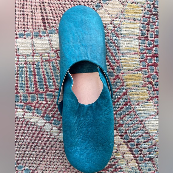 New never worn women's Moroccan handmade slippers/mules, sheepskin size 9 - Picture 3 of 3